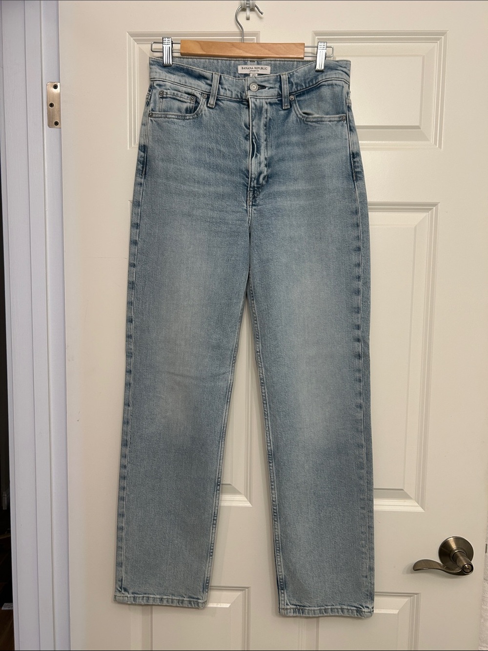 Banana Republic Light Blue Straight-Leg Jeans 27